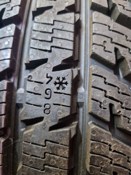 4бр.235/60/18 NOKIAN