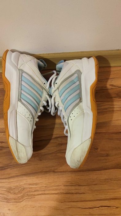 Маратонки Adidas номер 39.5