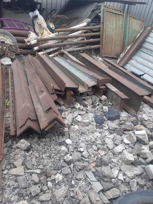 Продам уголок и трубы