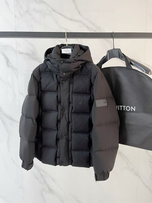 Geaca Louis Vuitton , calitate premium , pe comanda , noua , L