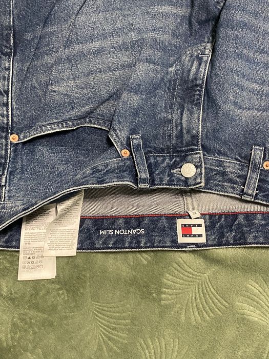 Продавам дънки Tommy jeans нови без етикет от внос. Размер 34х 32