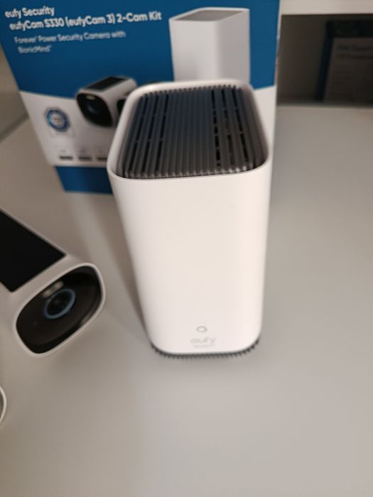 Kit supraveghere 2 camere cu panou solar + homebase pentru salvare înregistrari