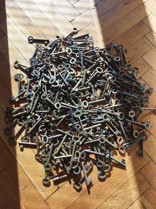 Продавам месингови ключове