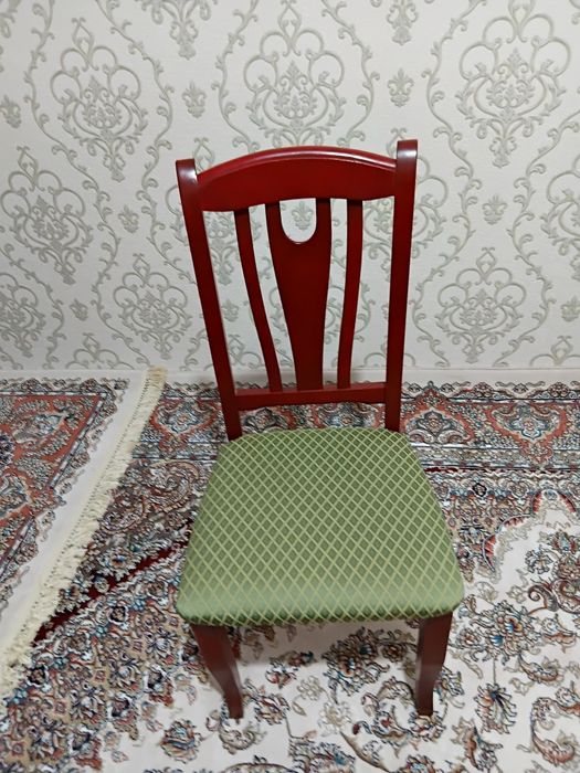 Стол со стульями