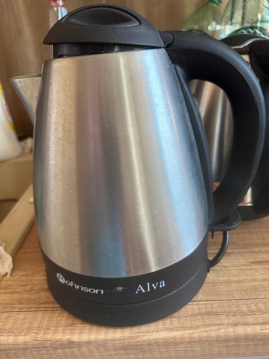 Продавам метална електрическа кана