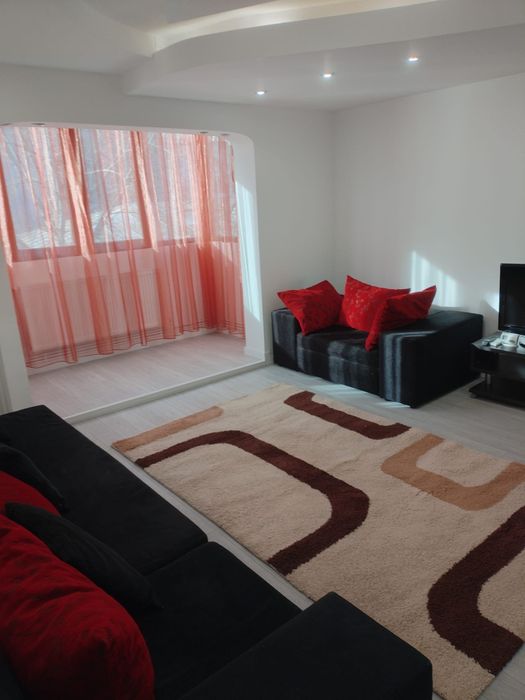 Inchiriez apartament