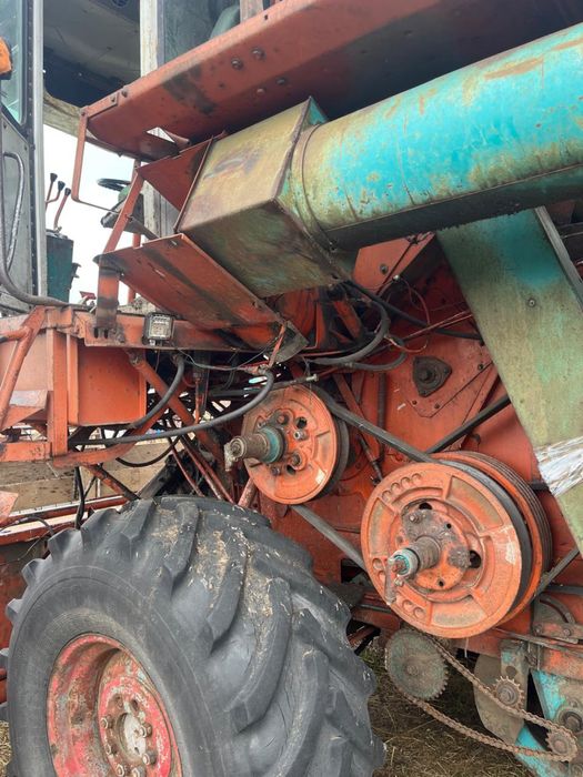 Продам комбайн на ходу