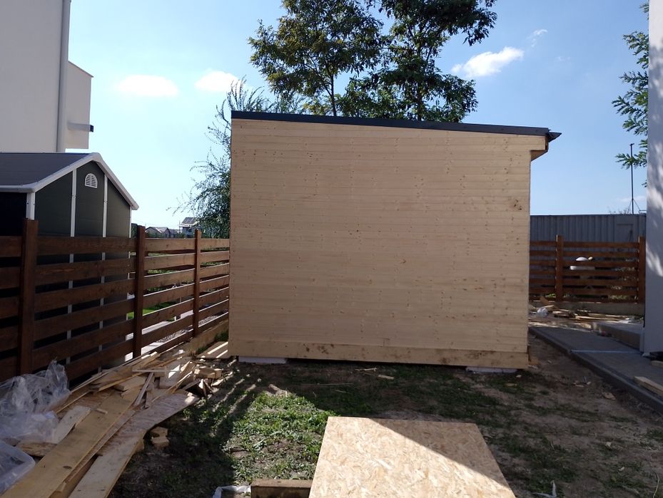 Vând și construiesc căsuțe din lemn