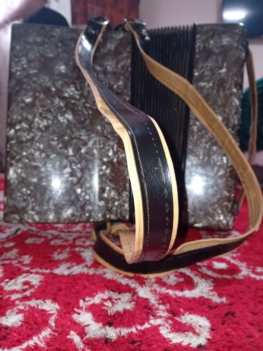 Vând acordeon în stare foarte bună