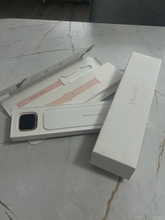 Apple watch series 6 40mm Gold