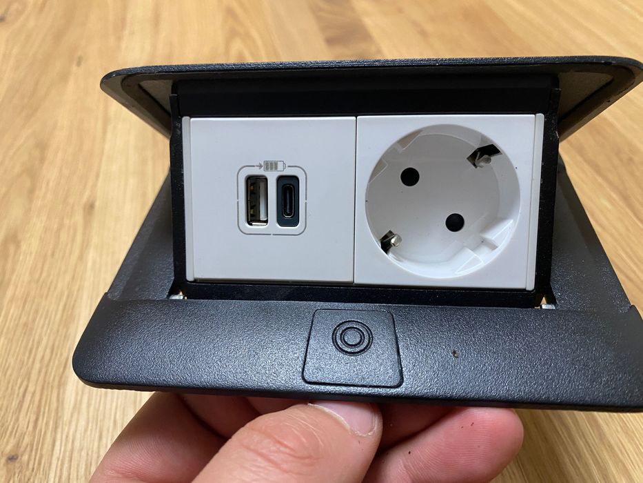 Legrand подова кутия, Контакт за бюро