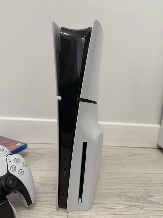 PlayStation Slim 5