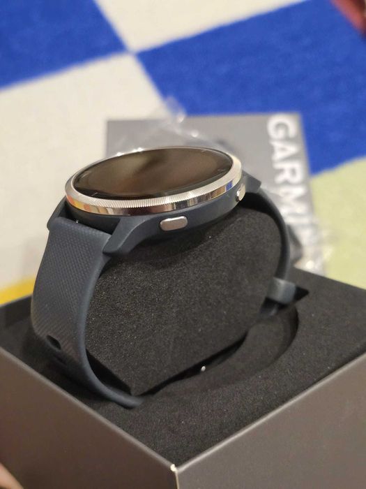 Garmin Venu 2 - GPS Smartwatch, Ecran AMOLED, Stare Excelentă