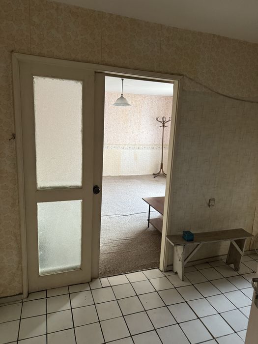 Продава се Тристаен апартамент в Кърджали, Център - 90 кв.м за 539 €/кв.м - Снимка #1