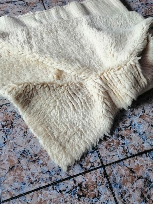 Два бели китеника