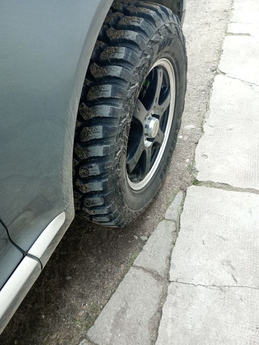 Vând 4 cauciucuri Austone