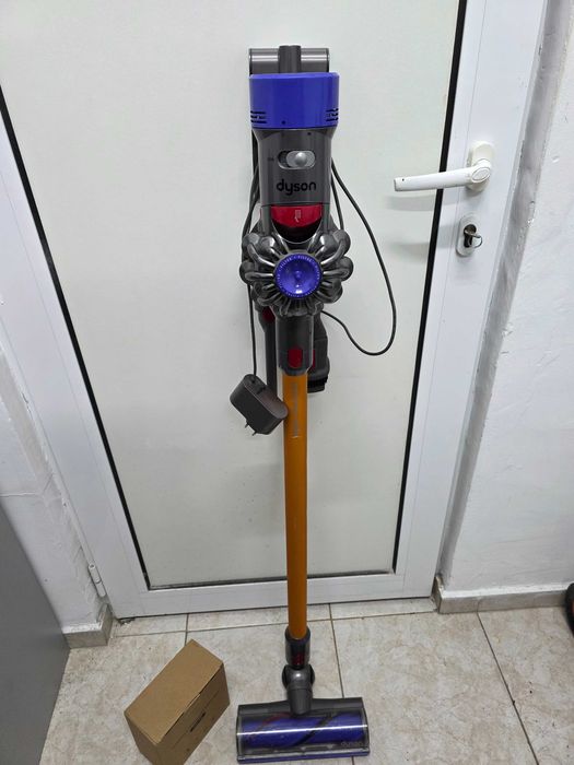 Прахосмукачка DYSON V8