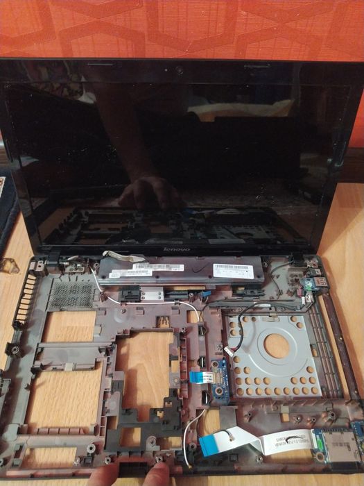 Ноутбук на запчасти