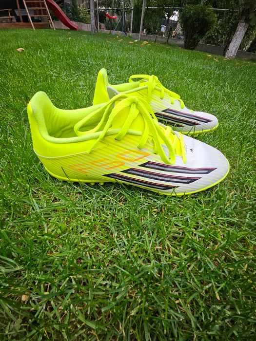 Adidas F50 CLUB TF – 41 1/3 (26 cm)  – Ghete fotbal teren sintetic – aproape noi!