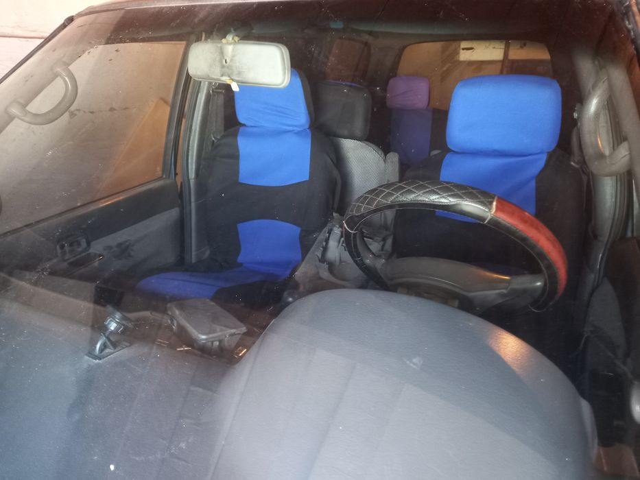 Nissan serena 1992г.