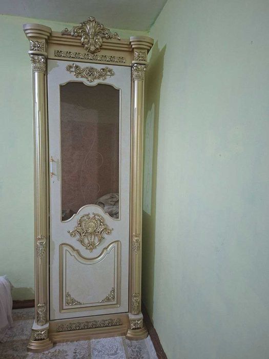 Mebel sotiladi yangidek