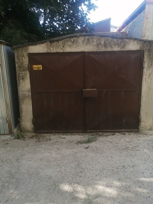 Garaj de vanzare