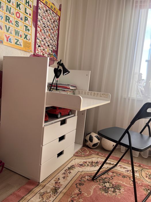 Фирменный ученический/пеленальный стол. Икеа