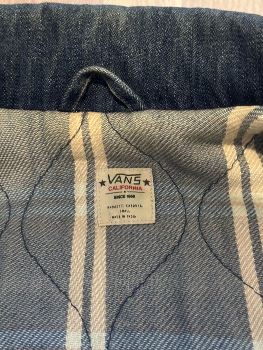 Geaca Vans din blug