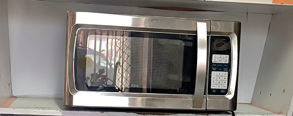 Продам микроволновку с грилем