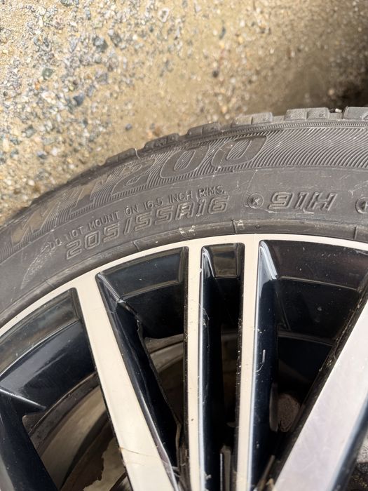 Джанти с зимни гуми 205/55/16 разменям/бартер