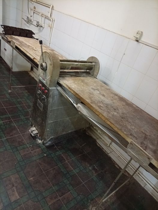 Продается печка, расстойки, тестомешалка и оборудования для пекарни