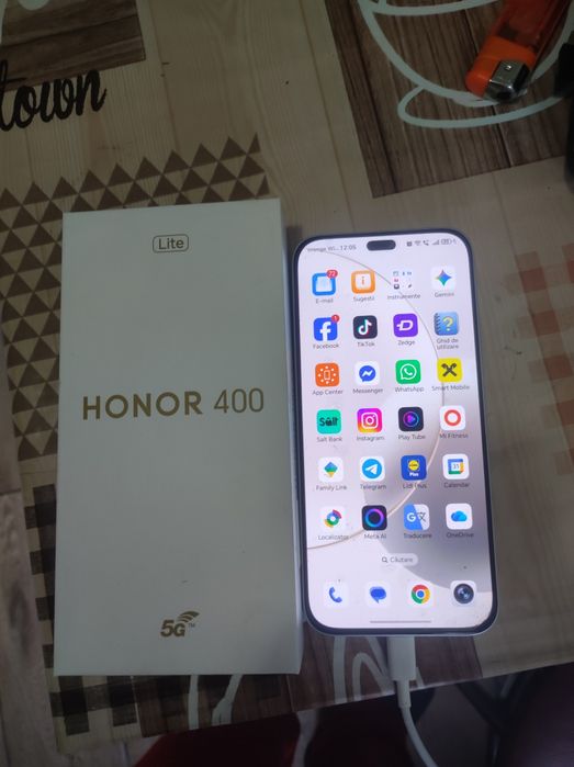 Vând honor 400 la cutie