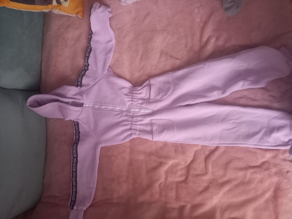 Продам комбинезоны на рост 86, 90, 134