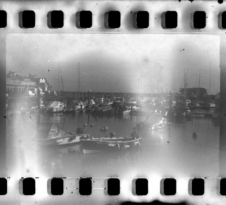 Film 35mm alb negru, Vellokrom Mezzopan expirat