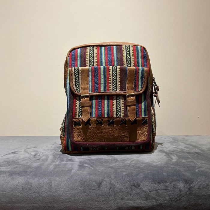 Кожаный рюкзак с орнаментом