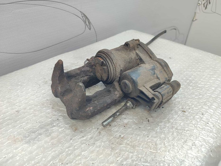 Etrier Frână Spate Dreapta Cu Motoraș Electric Bmw 5 Series 2010-2016 / Cod Oem 32345700 (5D2)