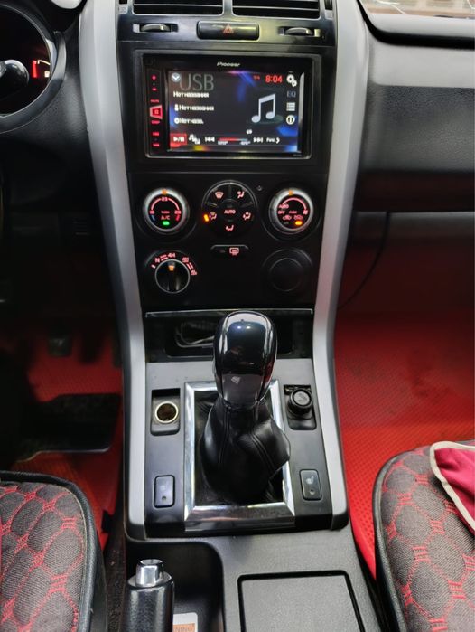 Продам машину Suzuki Grand Vitara 2006 г.в. Объем 2.0. МККП.