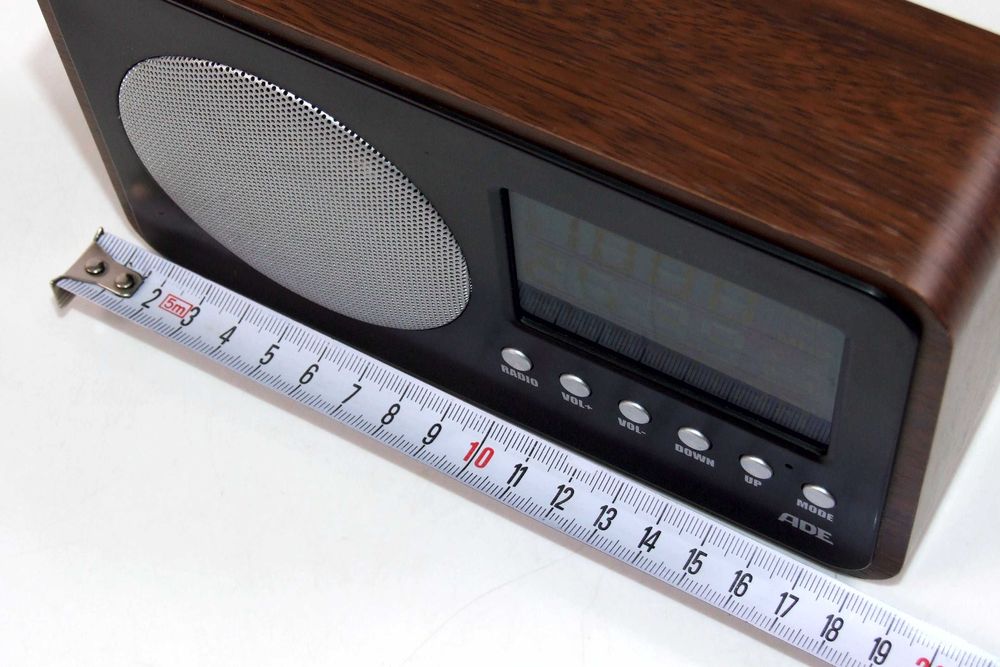 Radio ADE, cautare automata, termometru, priza si baterii, IMPECABIL