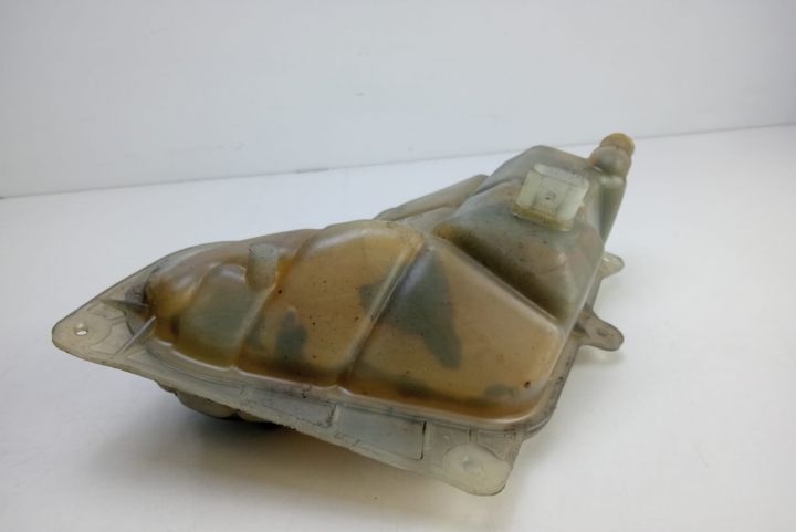 Vas expansiune   8D0121403L Volkswagen VW Passat B5.5 (facelift)