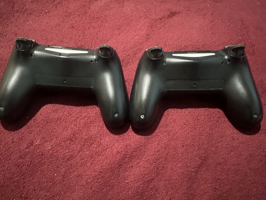 Vand consola PS4 Slim+2 controllere