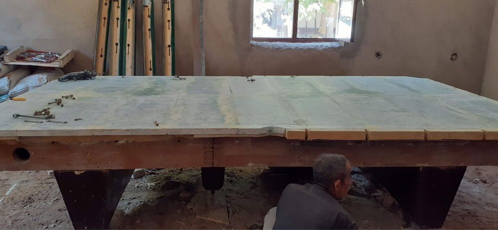 Бильярдный стол, шары (Арамит), 4 кий