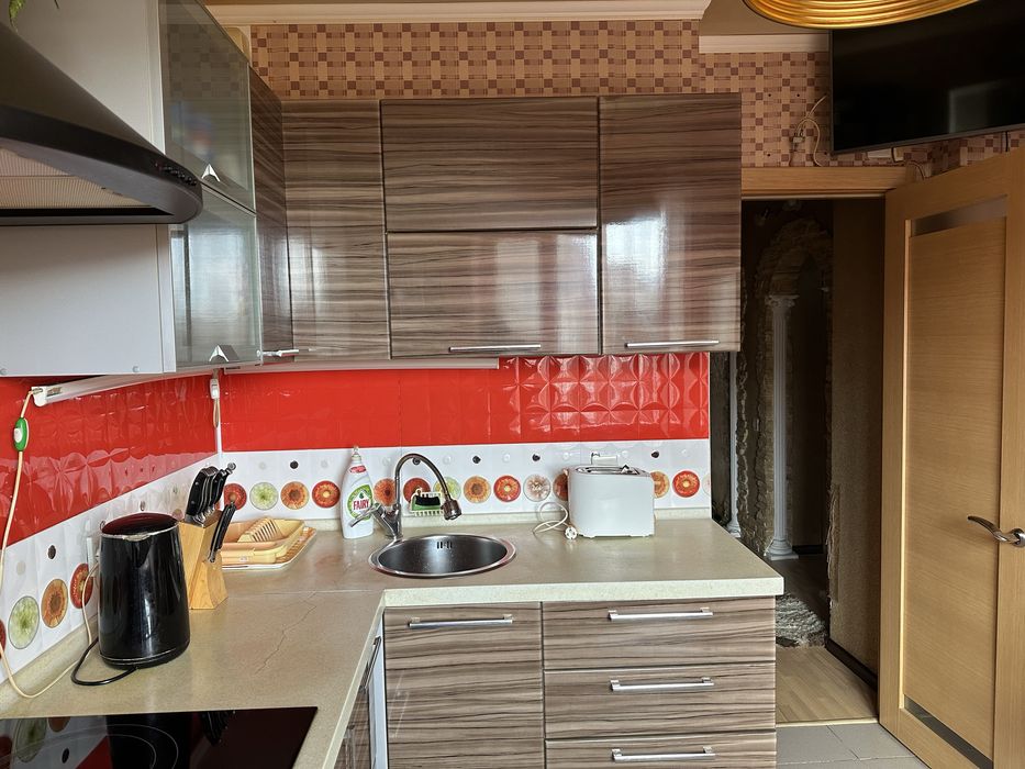 4ех комнатная в мкн. Степной-1