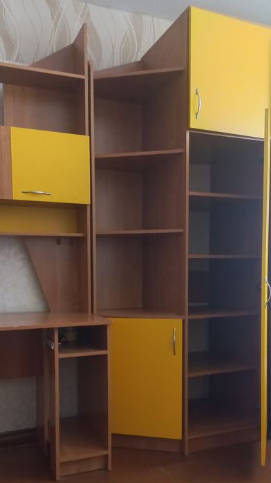 Продам щкольную стенку