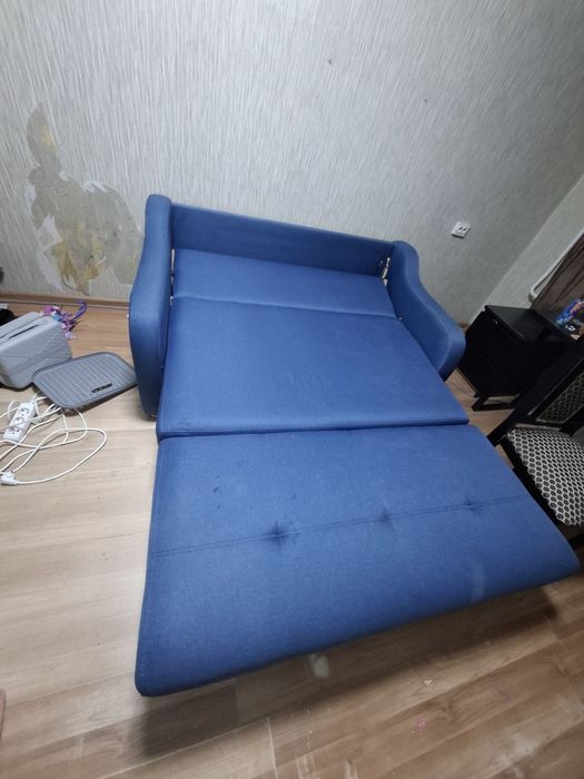 Продам диван срочно