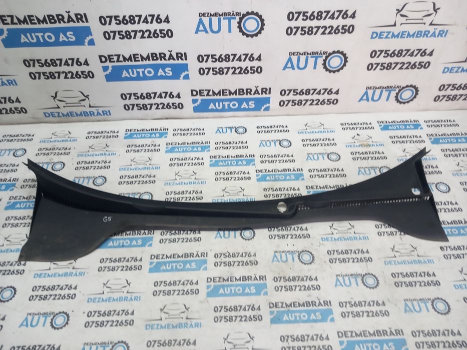 Grila ansamblu stergatoare vw Golf 5 2006