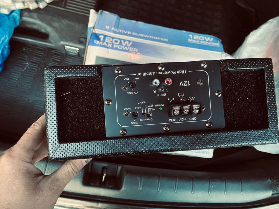 Продается сабвуфер 120W