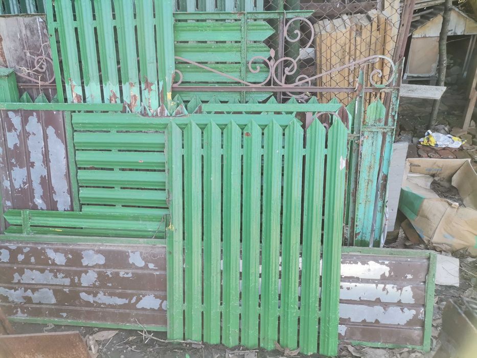 Vând sipca metalica gard