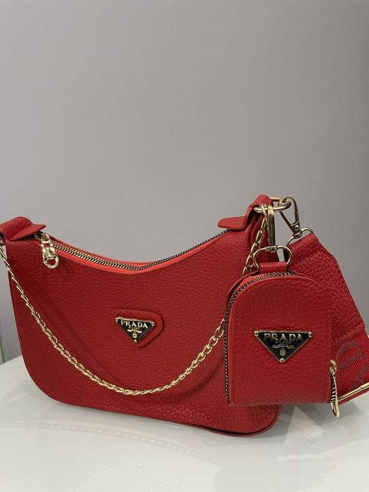 Чанти от всички модели и портмонета