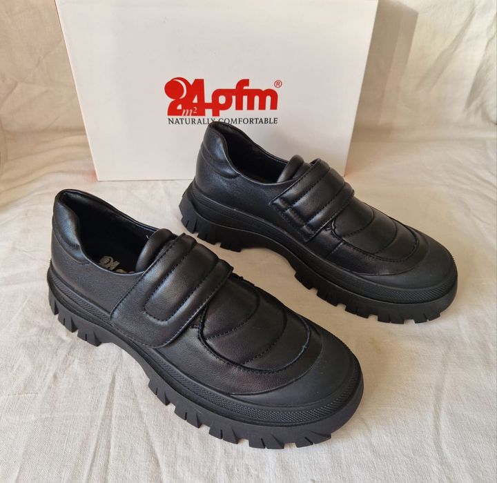 Продаю новые .Туфли - лоферы