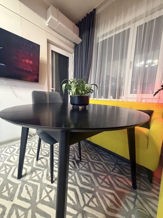 Кухонный стол круглый